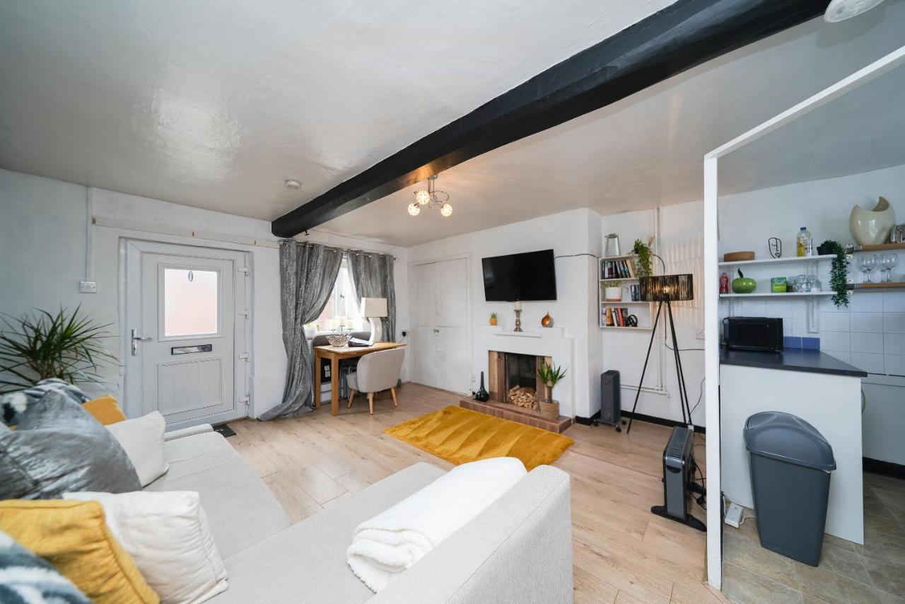 Capulet At Laburnum Cottages Stratford-upon-Avon Exterior photo